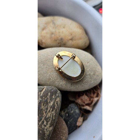 Vintage Hand Painted Ceramic Rose Bud  Oval Gold tone Pin Pendant Brooch - Picture 6 of 8